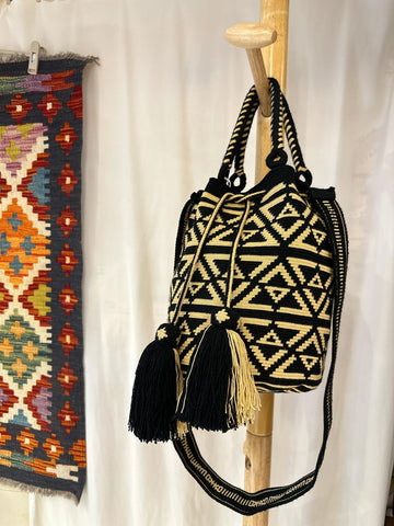 Classic Black & Cream Wayuu Bag